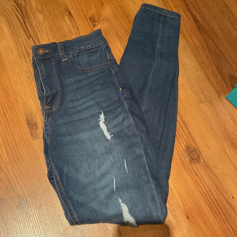 3/$20✨ Distressed Jeggings​​